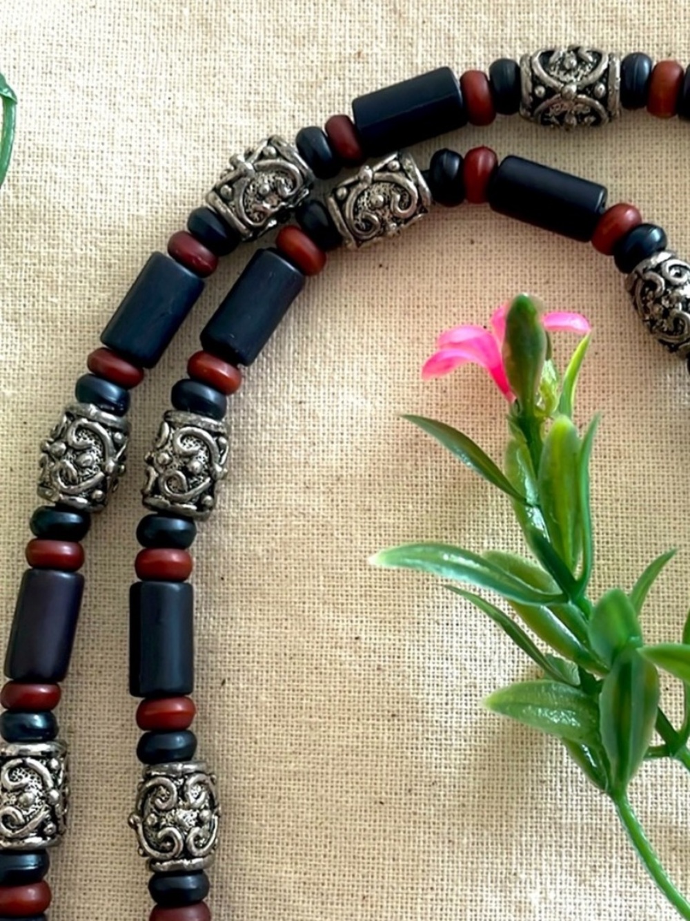 3-Tone Men’s Choker Necklace Black Brown Red Metal Accent 17.5”